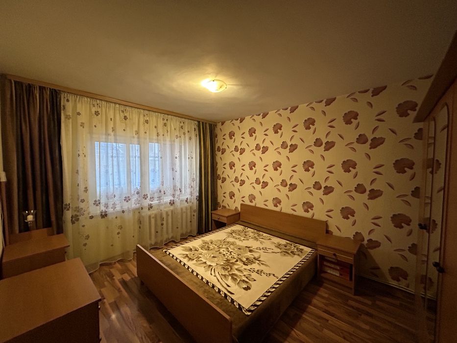 îchiriez apartament 3 camera