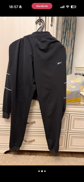Продам reebok спортивку