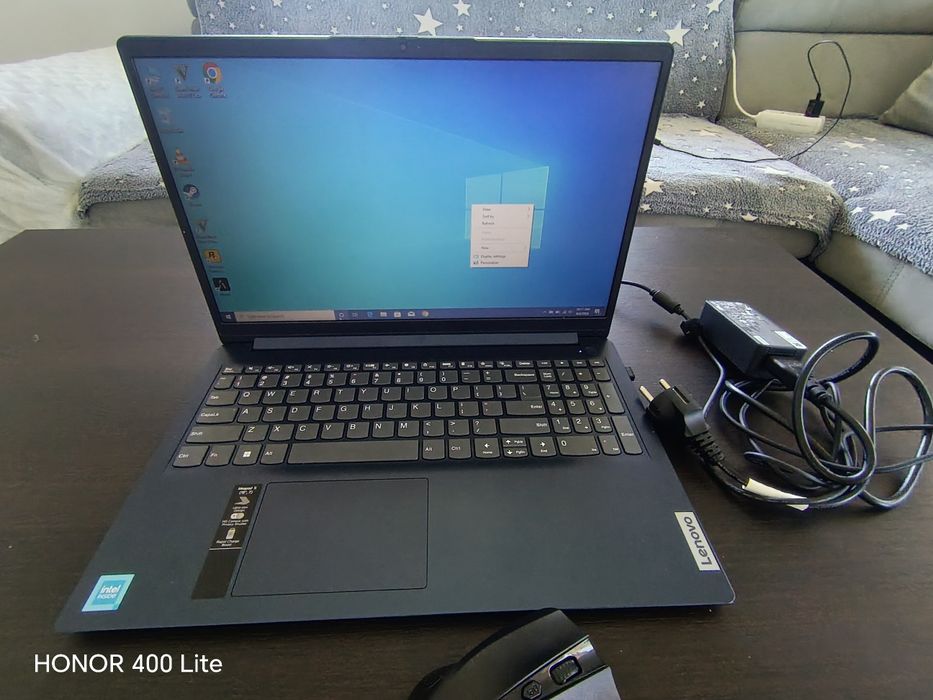 Vând laptop LENOVO