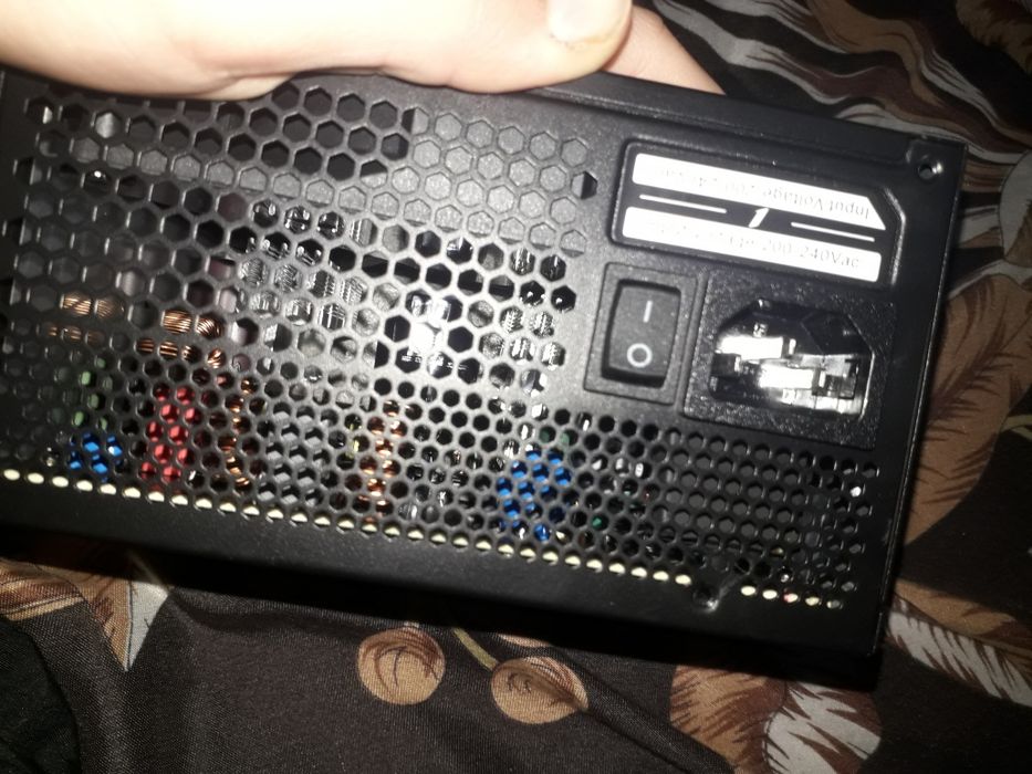 Sursă 650w pc...