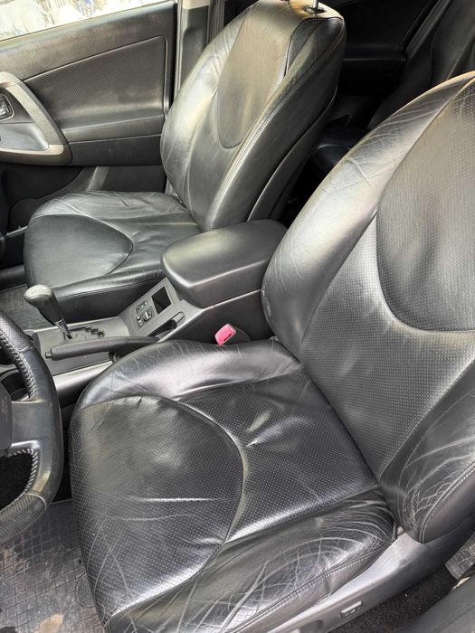 Vând Toyota Rav4 diesel 4x4