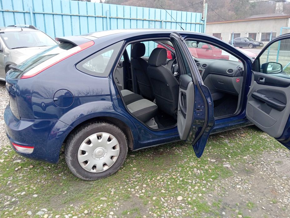 Ford Focus 1;6 Benzina  2011 CASH sau RATE