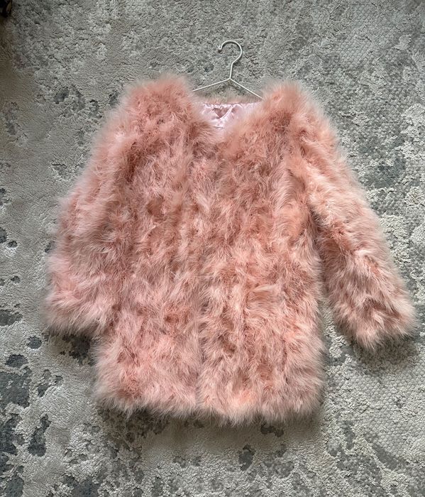 Палто от щраусови пера