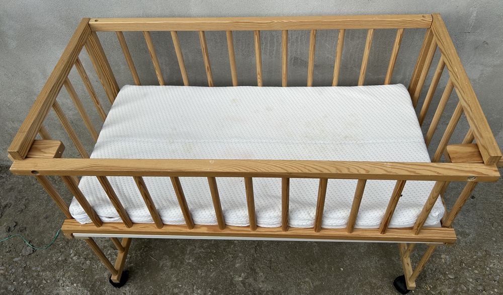 Patut bebe lemn, Piccolo, pin, 95x45 cm + Saltea patut, Picolo,90x45 cm