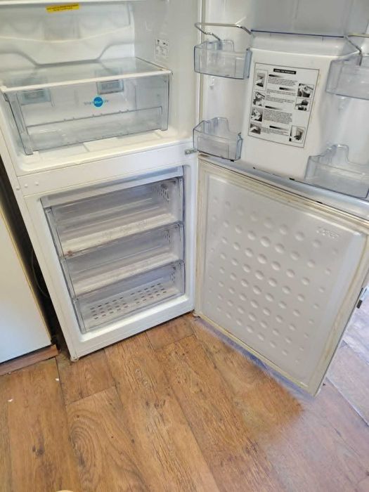 Хладилник  Beko DBK 386 WDR+, 325 л, Клас A+, Диспенсър за вода, H 201 см, Бял