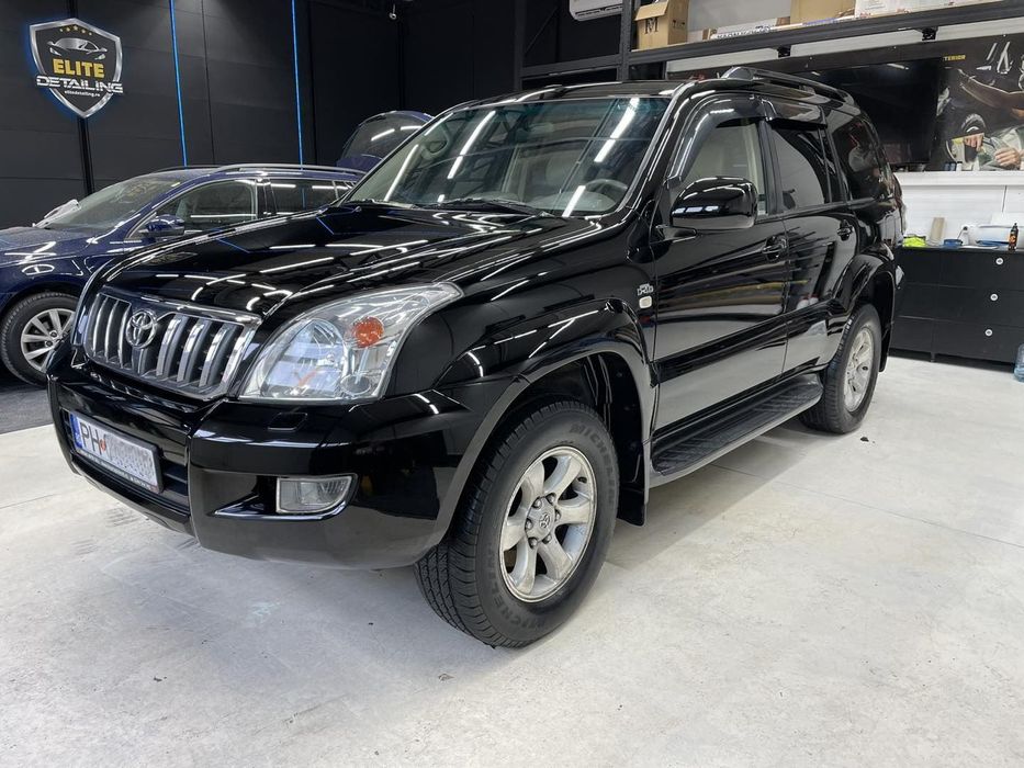 Toyota Land Cruiser Toyota Land Cruiser, decembrie 2006, varianta VIP, 150.000 km reali