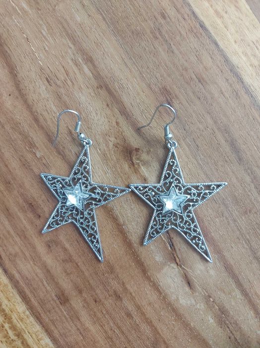 Обеци различни видове