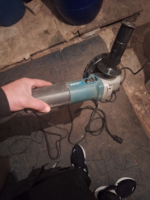 Polizor makita 125mm