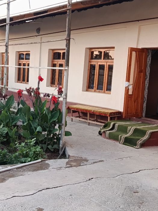 Zangi ota uy 5 sotx 6 ta xona