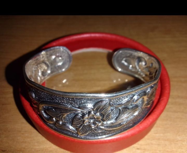 Продам женский браслет