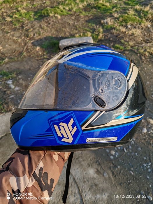 Продам Шлем в хорошем состоянии