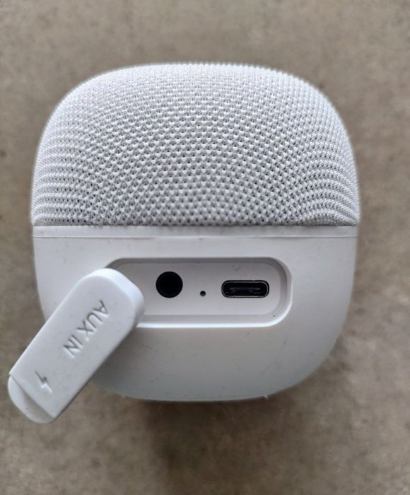 Безжична колонка Hama Cube 2.0