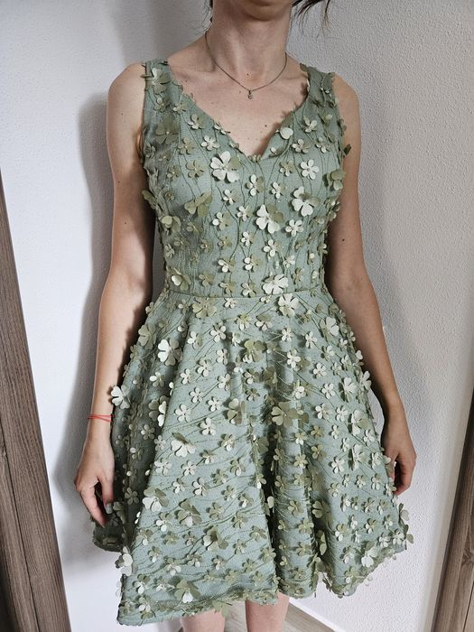 Rochie verde mentă Xs cu flori în relief
