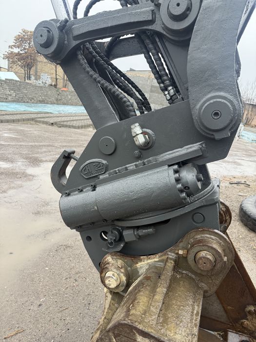 Volvo ekskovatorini 360 adapteri sotiladi