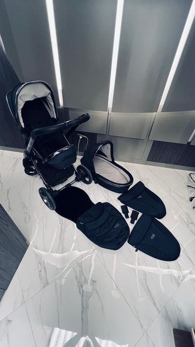 Детска количка , кош за новородено и кош за автомобил