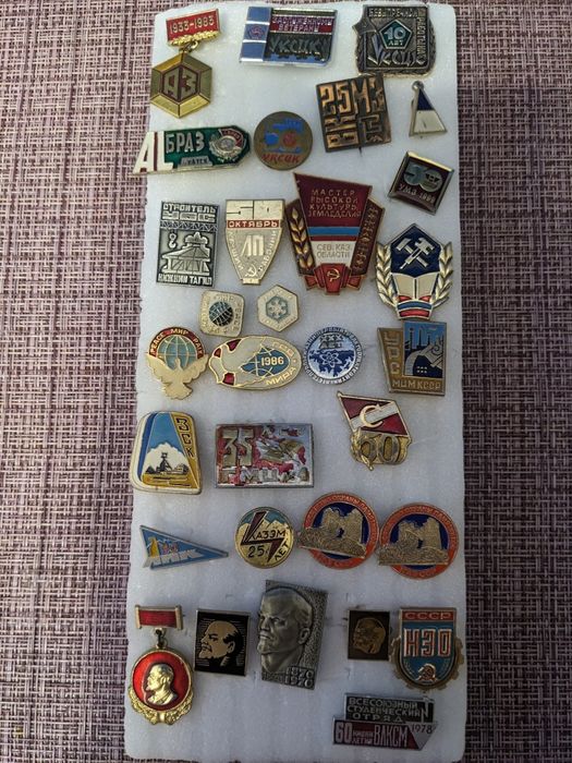 Продам значки времён СССР