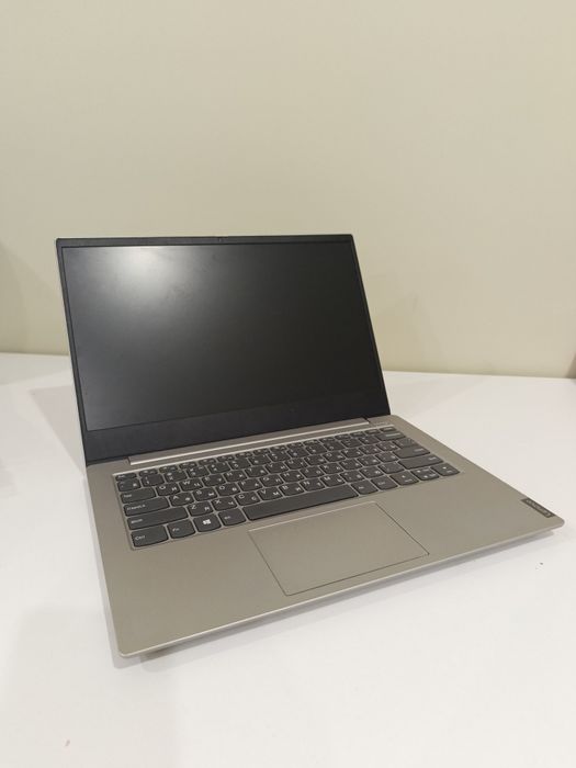 Ультрабук Lenovo