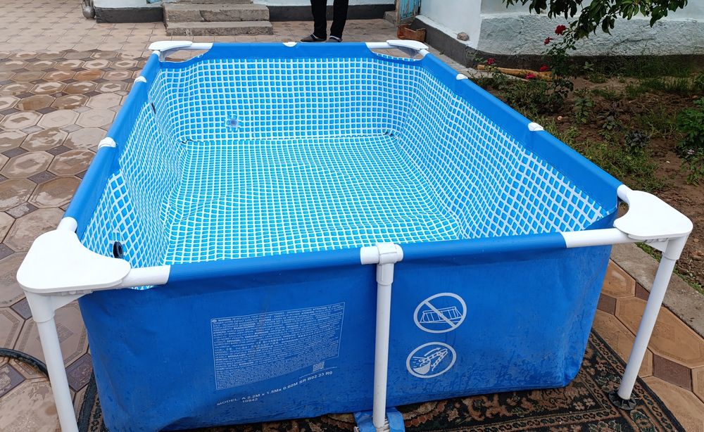 Продаю бассейн  состояни самолёт