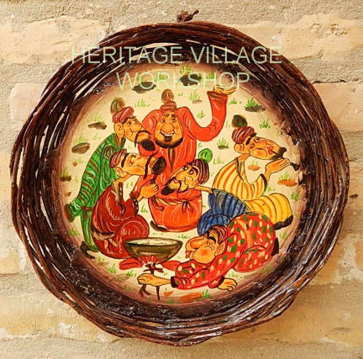 Набор декоративных настенных тарелок-панно .