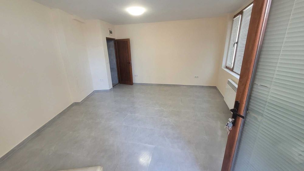 Помещение под наем.Център.Сливен