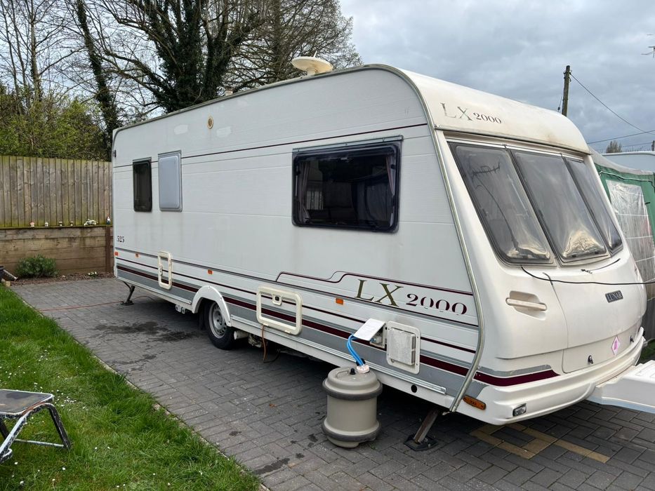 Rulotă Lunar XL2000 525 - 4/5 locuri  - FĂRĂ UMEZEALĂ