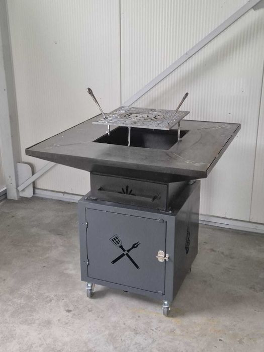 Gratar mobil cu plita