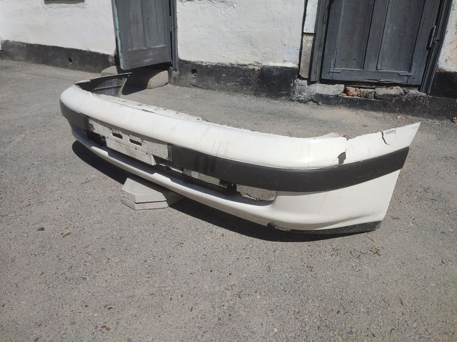 Продам Бампер тойота карина е