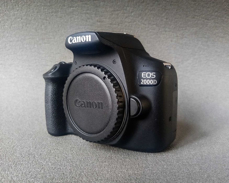 Фотоапарат Canon EOS 2000D+oбектив+ #usbcharger + #batterypack #dslr