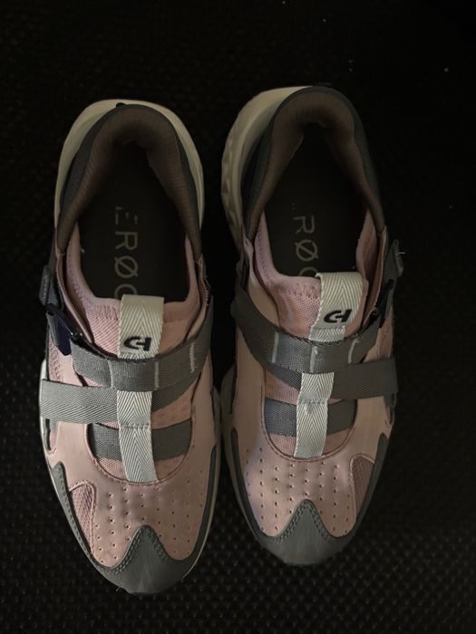 Женские кроссовки Colehaan
