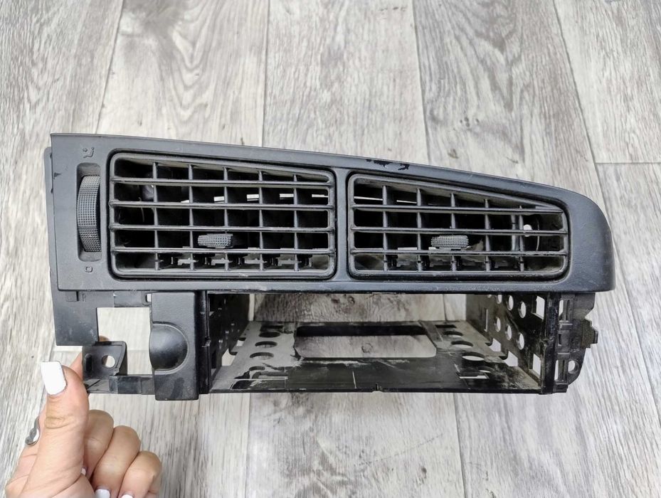 Дефлектор обдува на Гольф 3