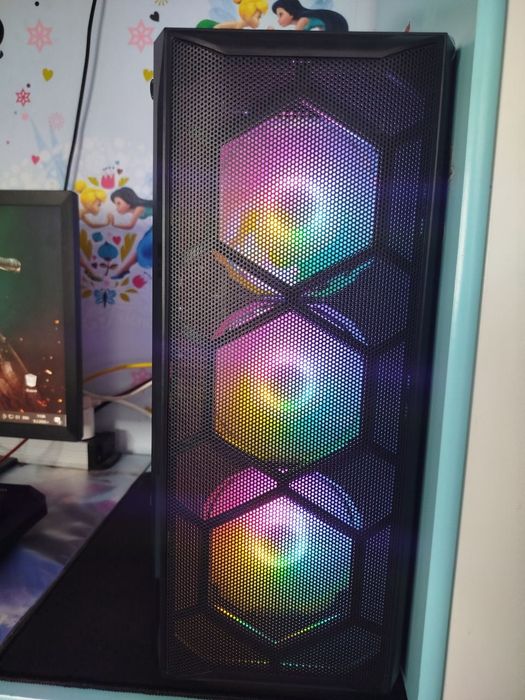 Геймърски Компютър 12/24 ядра/ 16GB DDR4/ Radeon RX 580 8G