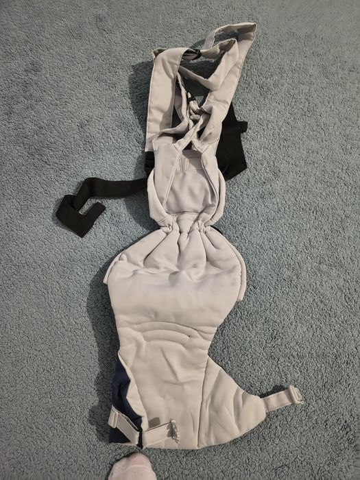 Vând marsupiu pentru bebeluși