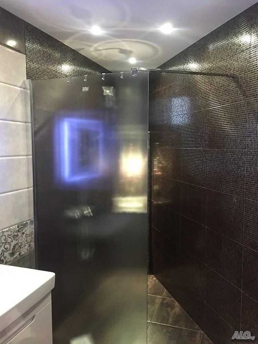 Тристаен в Център