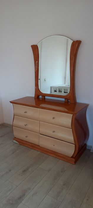 Продам спальный гарнитур