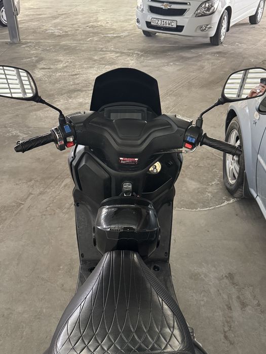 Moto, mototsikl qmax