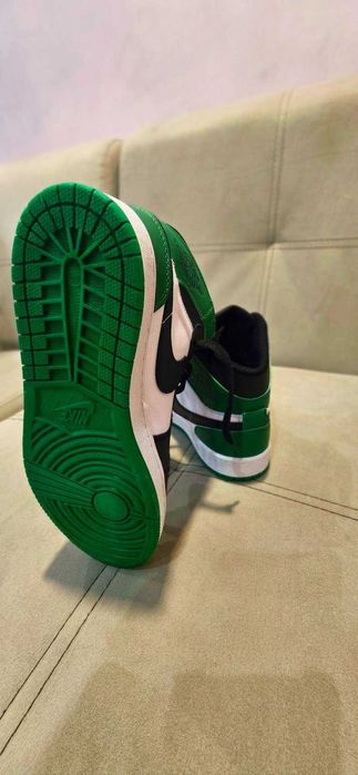 Маратонки,спортни обувки Nike air Jordan 1 high lucky green