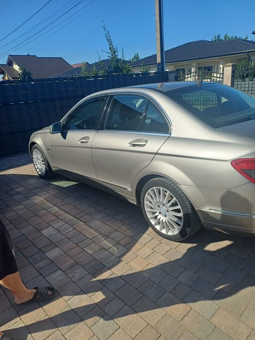 Vand Mercedes clasa c220 cdi, anul  2oo8,272000 km,inmatriculata in Romania 2024,pret 4700 negociabil,