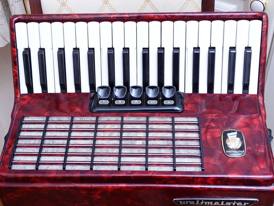 Акордеон Велтмайстер Стела 60 баса