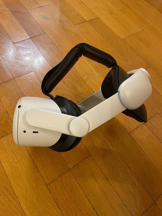 Meta Quest 2 (128 GB) + много Kiwi Design аксесоари