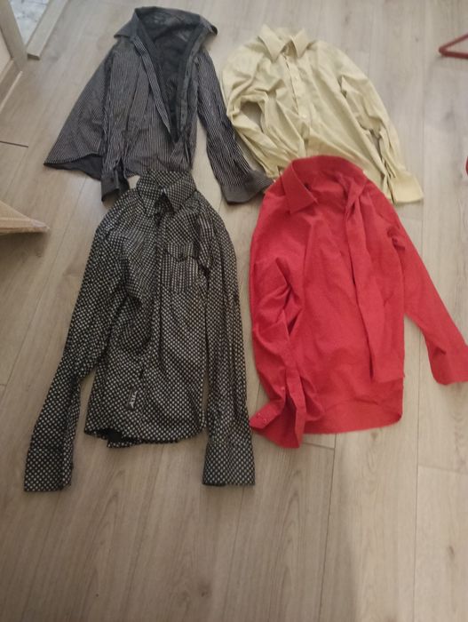 4 Cămăși cu mânecă lungă mărimea M in stare foarte bună.