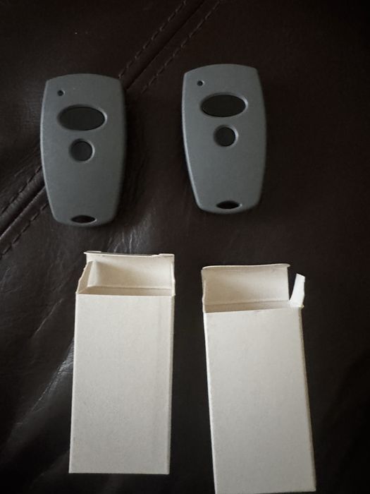 Дистанционно з гаражна врата Maratntec comfort 220 , D302-868Mhz