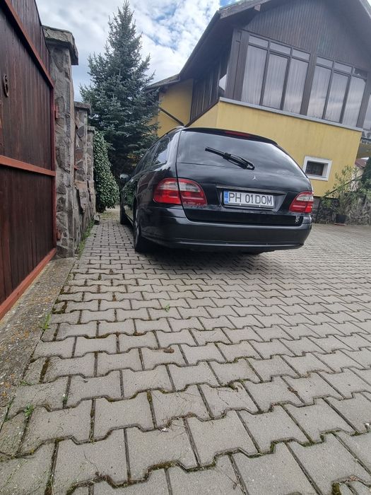 Vând Mercedes 2.7 motorină manuală