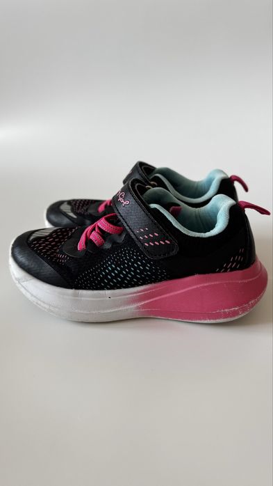 Кроссовки для девочки
