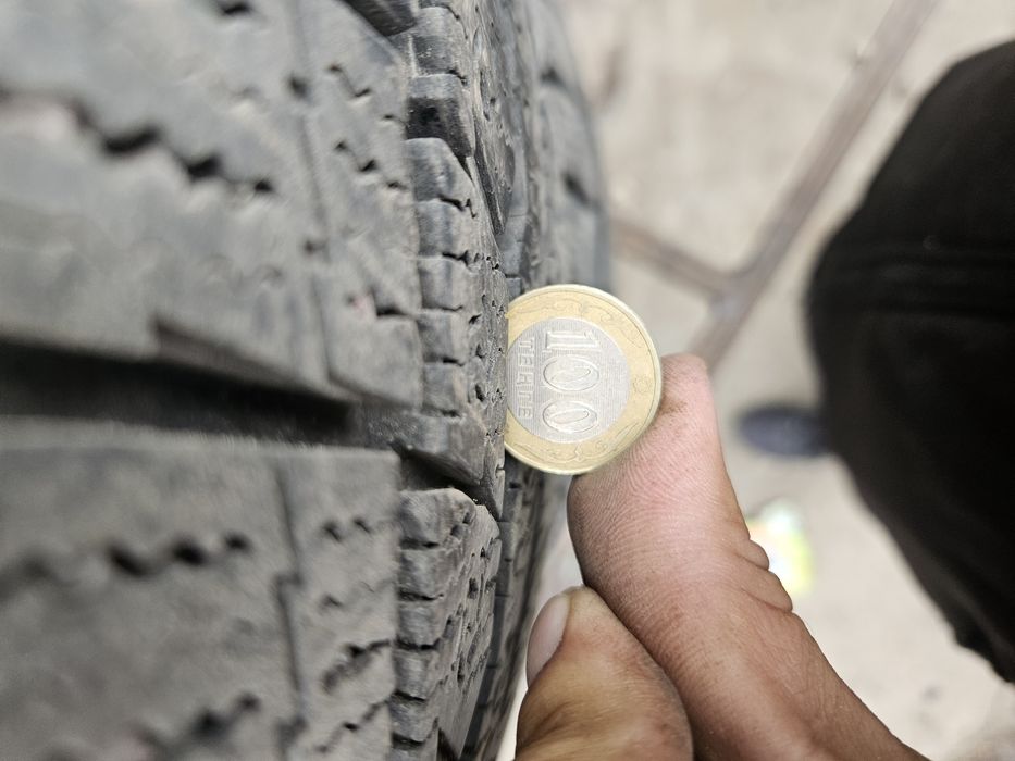 Продам шины TOYO 215/60R16