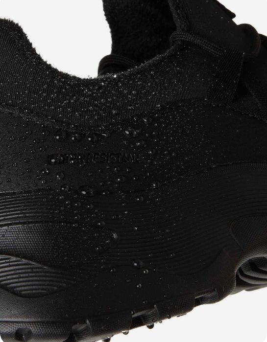 Продам утепленные кроссовки Demix