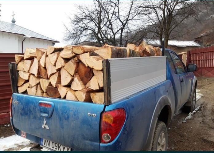 Lemne taiate de fag pentru foc