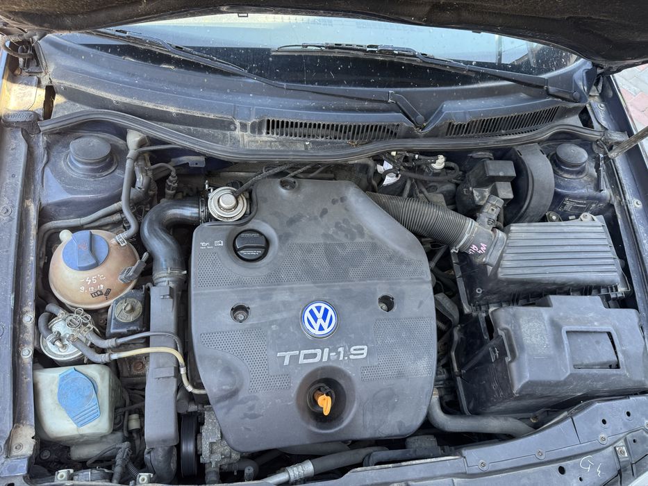 Volkswagen Golf 4, disponibil atât pentru dezmembrare, cât și pentru vânzare integrală