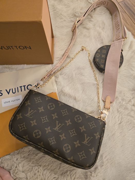 Налична чанта Louis Vuitton Multi Pochette Accessoires