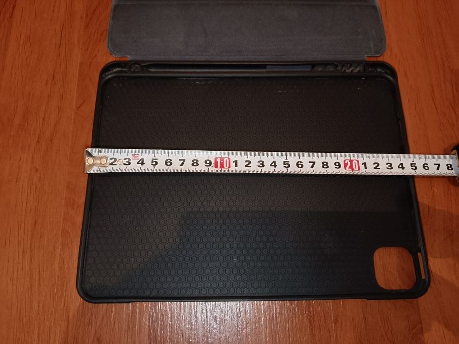 Срочно продам оригинал чехол ipad pro 11