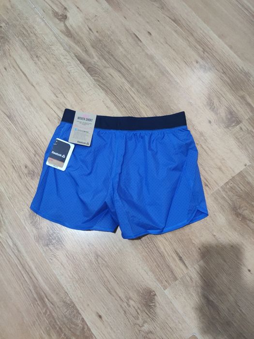 Pantaloni scurți Reebok  mărimea fete 12-14 ani sau XS